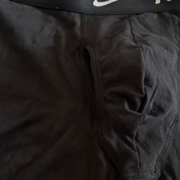 Nike - Picture 2 of 5